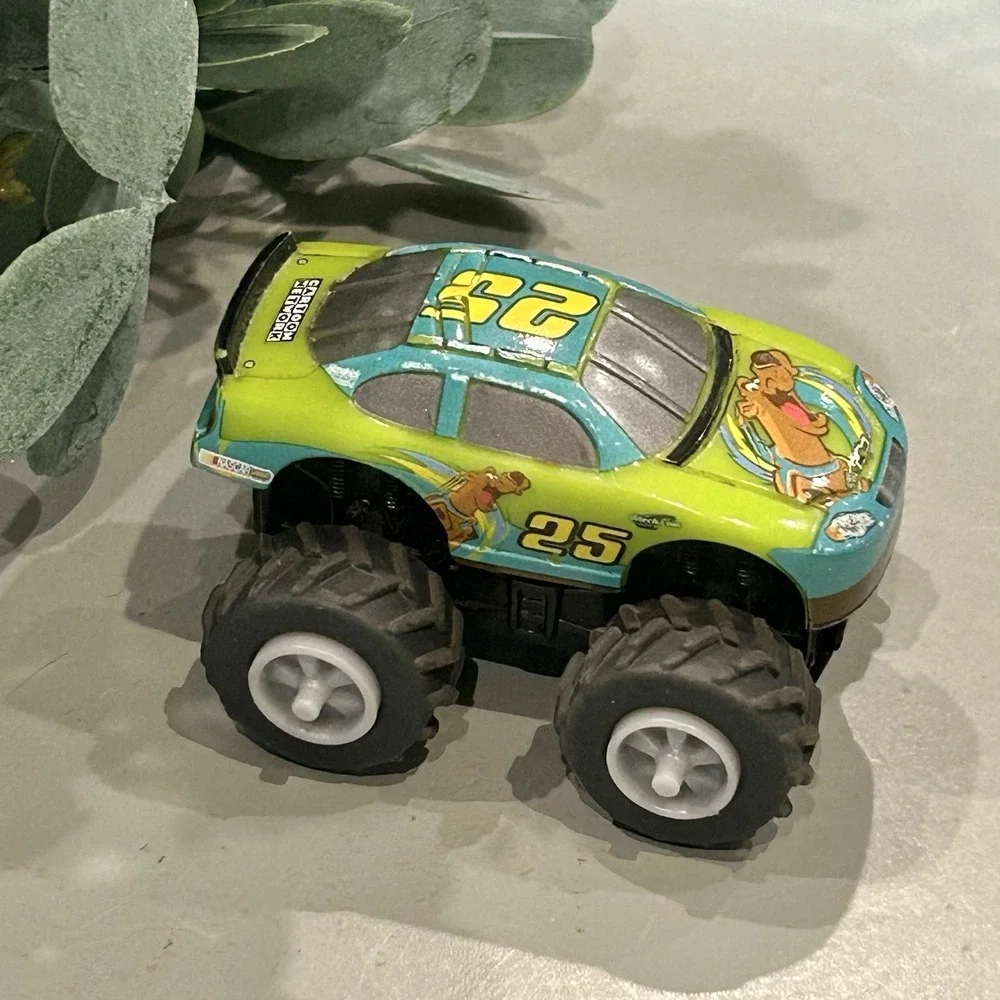 Scooby Doo Monster Truck‎ Rev Treads 2